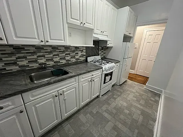 1415 Avenue O #2 — Photo 3