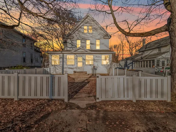 84 N West St, Hillsdale, MI 49242