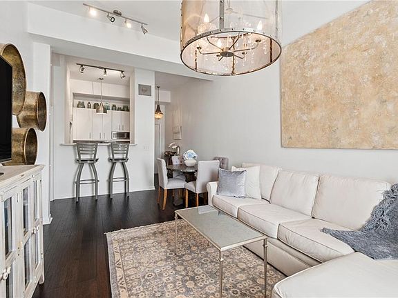 5th image of 448 Julia St APT 314