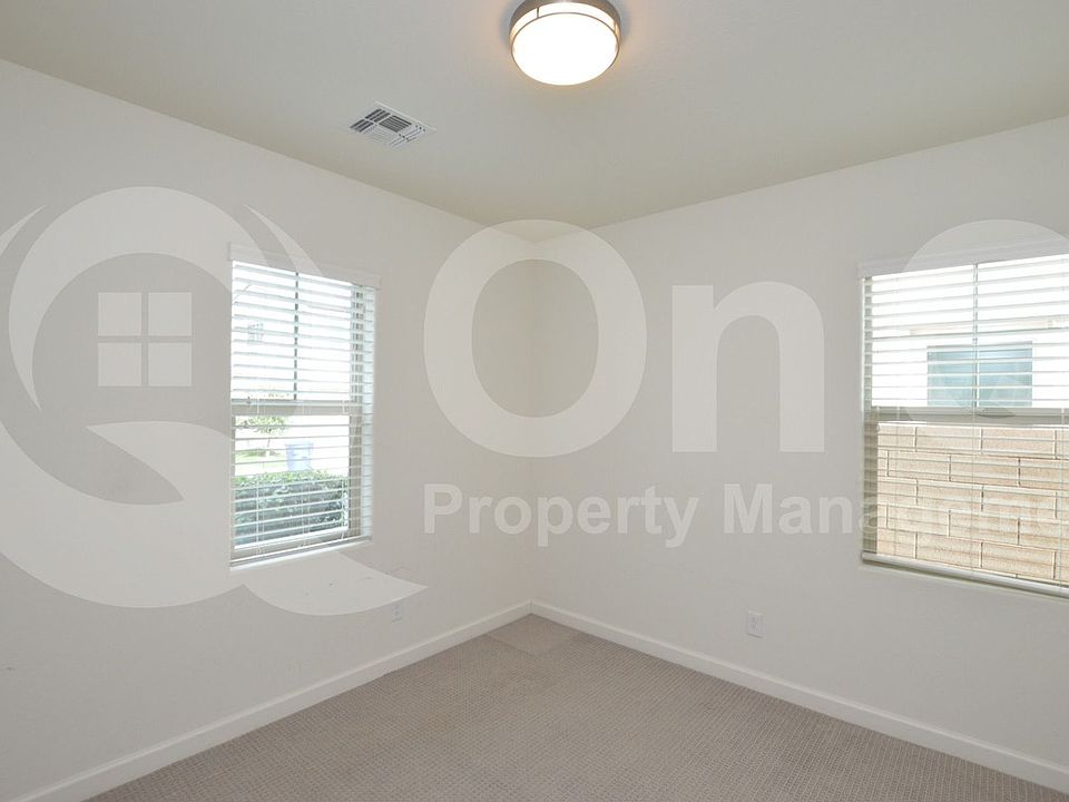 1st image of 953 W Yellowstone Way