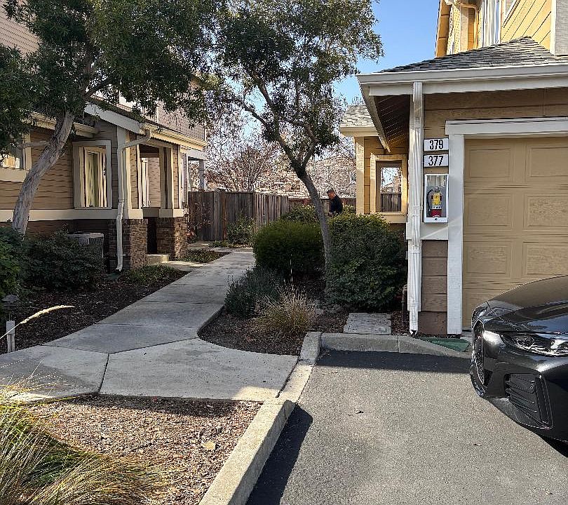 1st image of 379 Maeve Ct