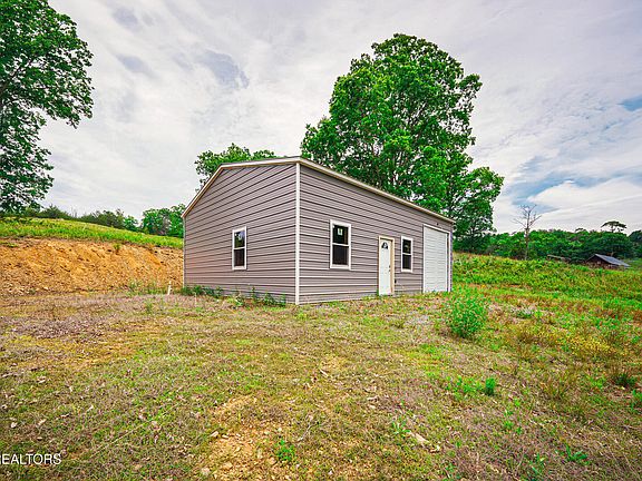 3rd image of 336 Carruth Rd
