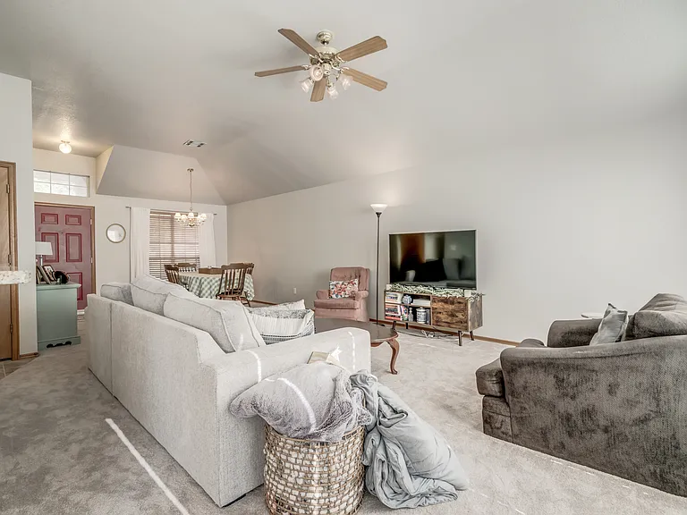 16232 Seminole Dr — Photo 16
