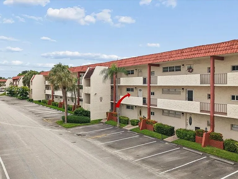 800 S Hollybrook Dr #205 — Photo 32