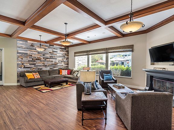 2nd image of 810 Vineyard Creek Dr APT 125