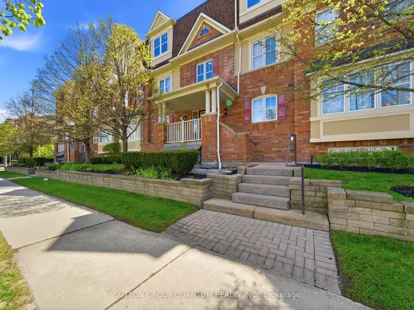 594 Shoreline Dr #3, Mississauga, ON L5B 0A8