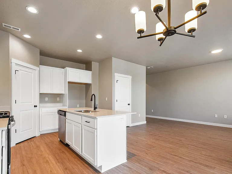 3521 S 4300 W — Photo 3