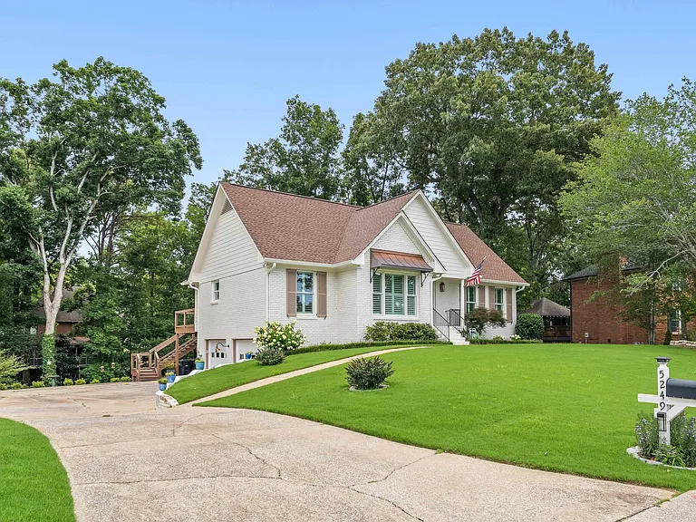 5249 Meadow Garden Ln — Photo 2