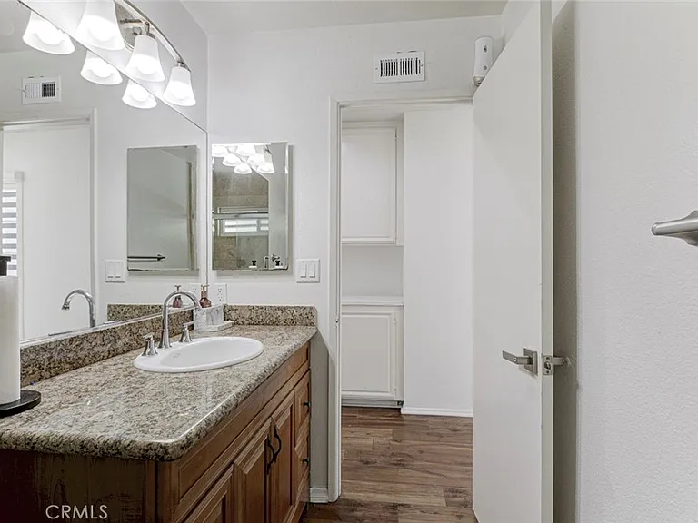 9450 Tampa Ave — Photo 46