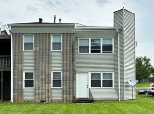40 Greenbriar Dr #8A, Campbellsville, KY 42718