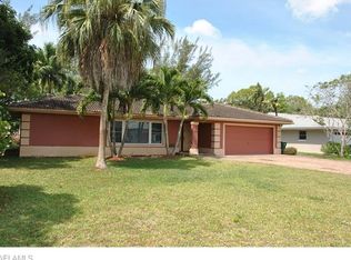 180 Pebble Beach Cir, Naples, FL 34113