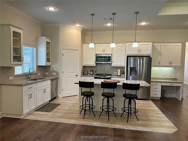 15605 Long Creek Ln — Photo 8