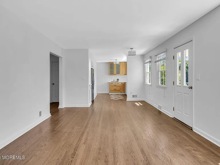 67 Victoria Pl — Photo 4