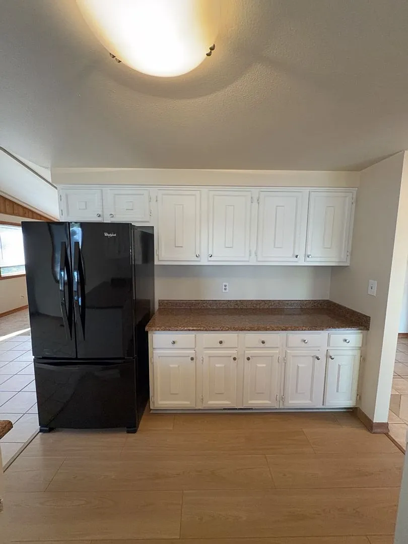 Updated 3 Bedroom, 2 Bathroom Home in East Medford — Photo 4
