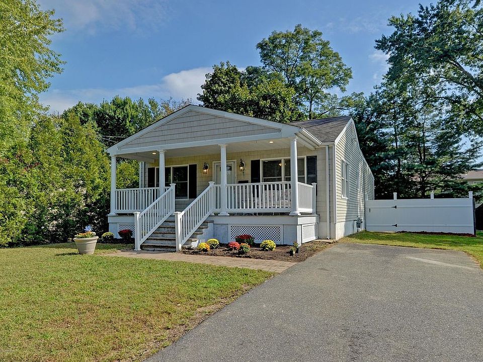 1st image of 29 Wallace Ave