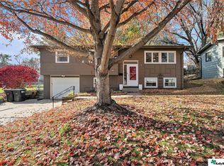 13511 Hickory Cir, Omaha, NE 68144