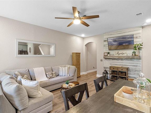 4th image of 625 TERRA LAGO STREET