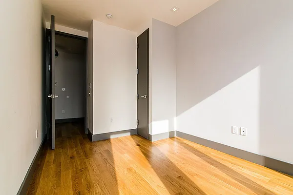 Rented by Nooklyn NYC LLC | media 18