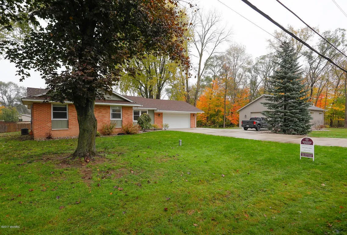 1011 Miller Rd photo 1
