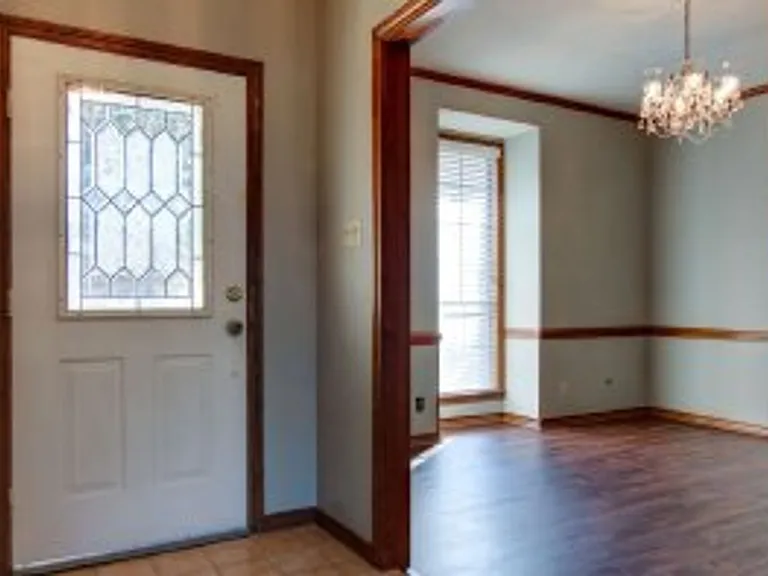 3008 Crestridge Dr — Photo 2