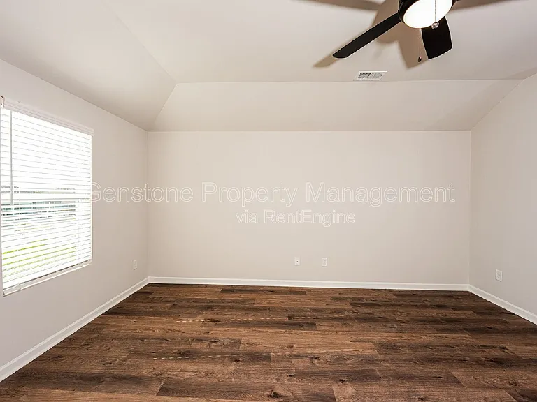 54 Trophy Loop — Photo 8