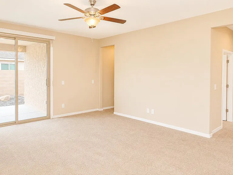 277 N Jesse St — Photo 11
