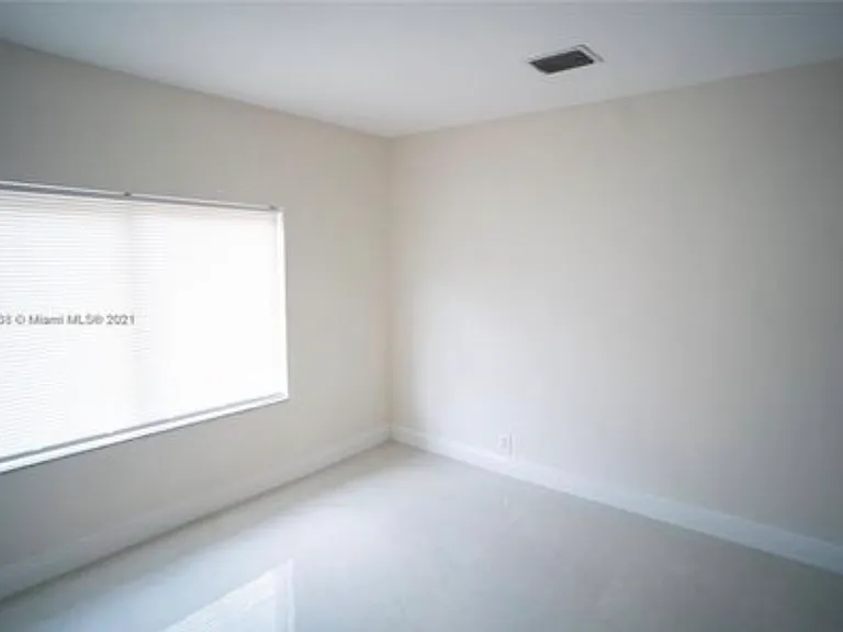 12910 SW 82nd St — Photo 9