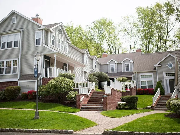 306 Hadley Dr, Trumbull, CT 06611