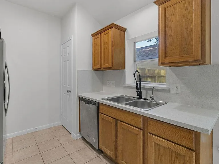 16413 Danika Oak Dr — Photo 6