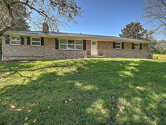 4th image of 3810 Sullivan Gardens Dr