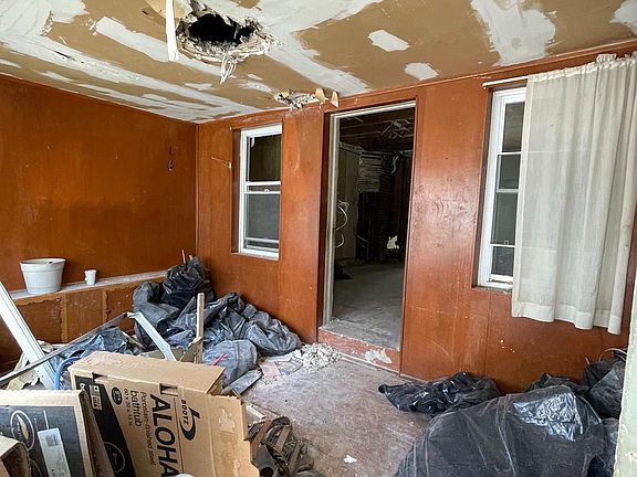 4th image of 5226 Beaumont Ave
