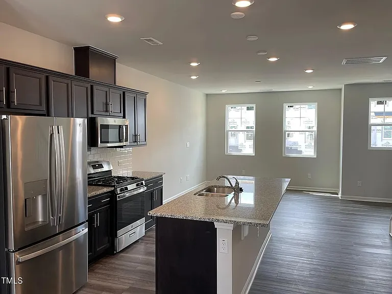 4002 Silver Oak Ln — Photo 9