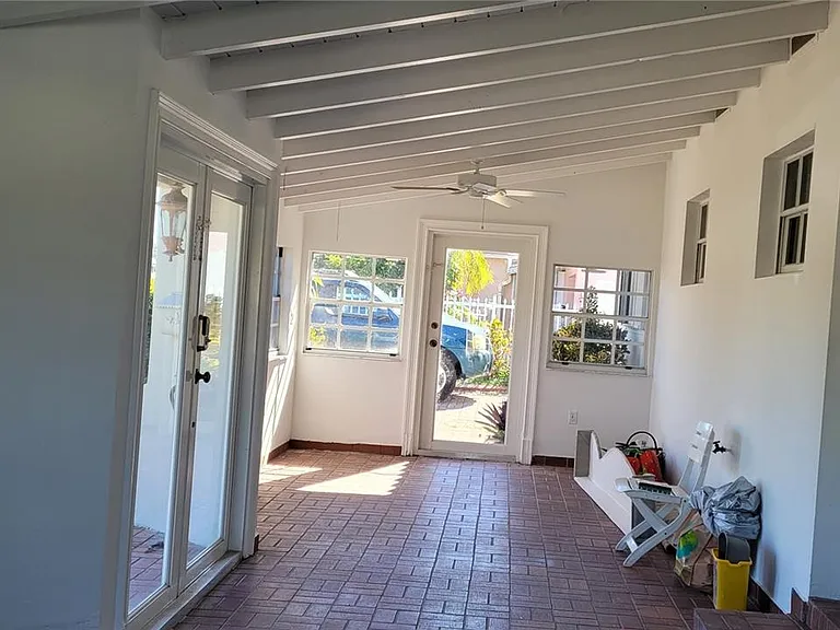 5200 SW 89th Pl — Photo 2