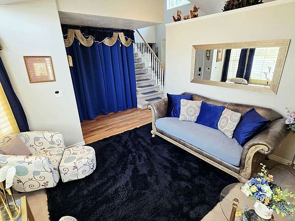 2nd image of 1002 E Brook Haven Dr