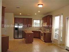 2nd image of 4930 Augusta Sq