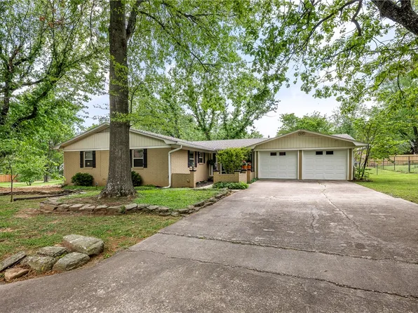 2917 N Mayberry Ln, Fayetteville, AR 72703