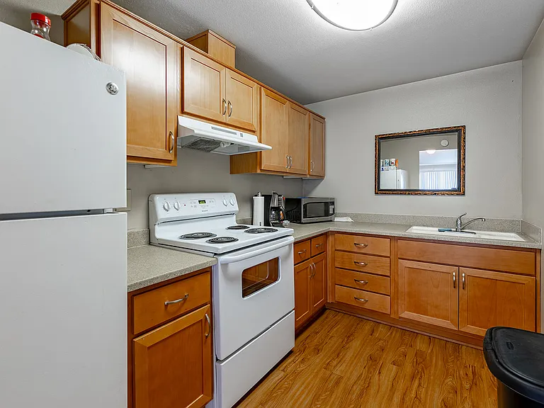 Marion Court Apartments — Photo 16