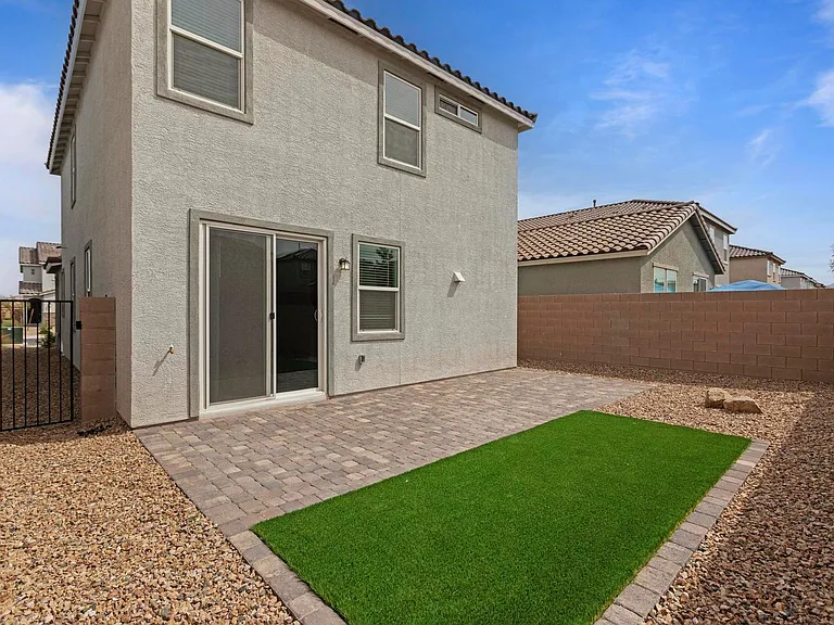 10183 Glowing Amber St — Photo 33
