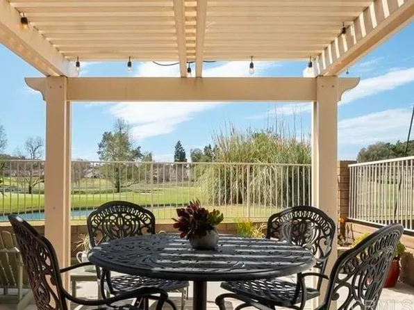 919 Wentworth Cir, Vista, CA 92081