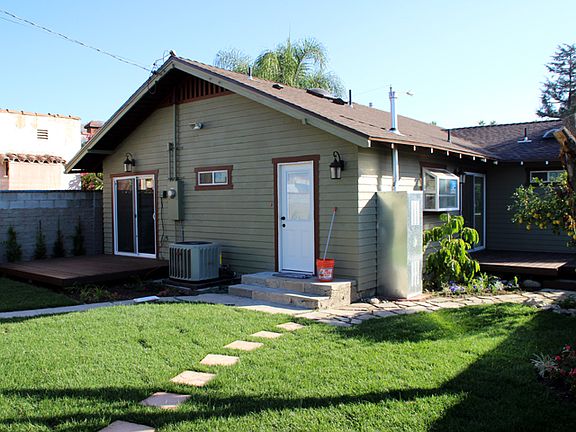 2nd image of 909 N San Gabriel Ave