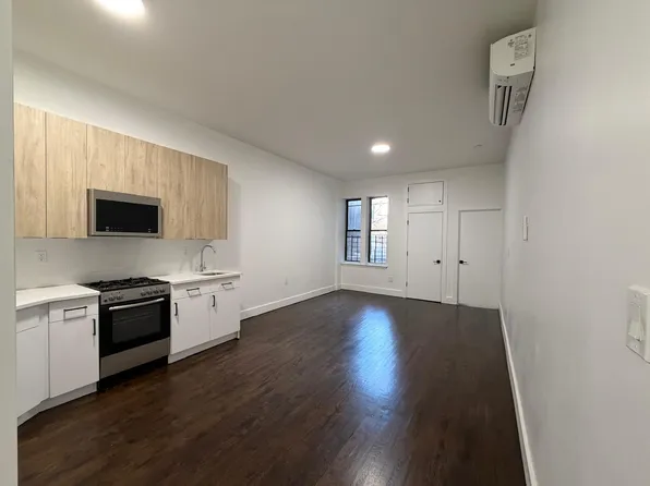 641 Willoughby Avenue image 1 of 8