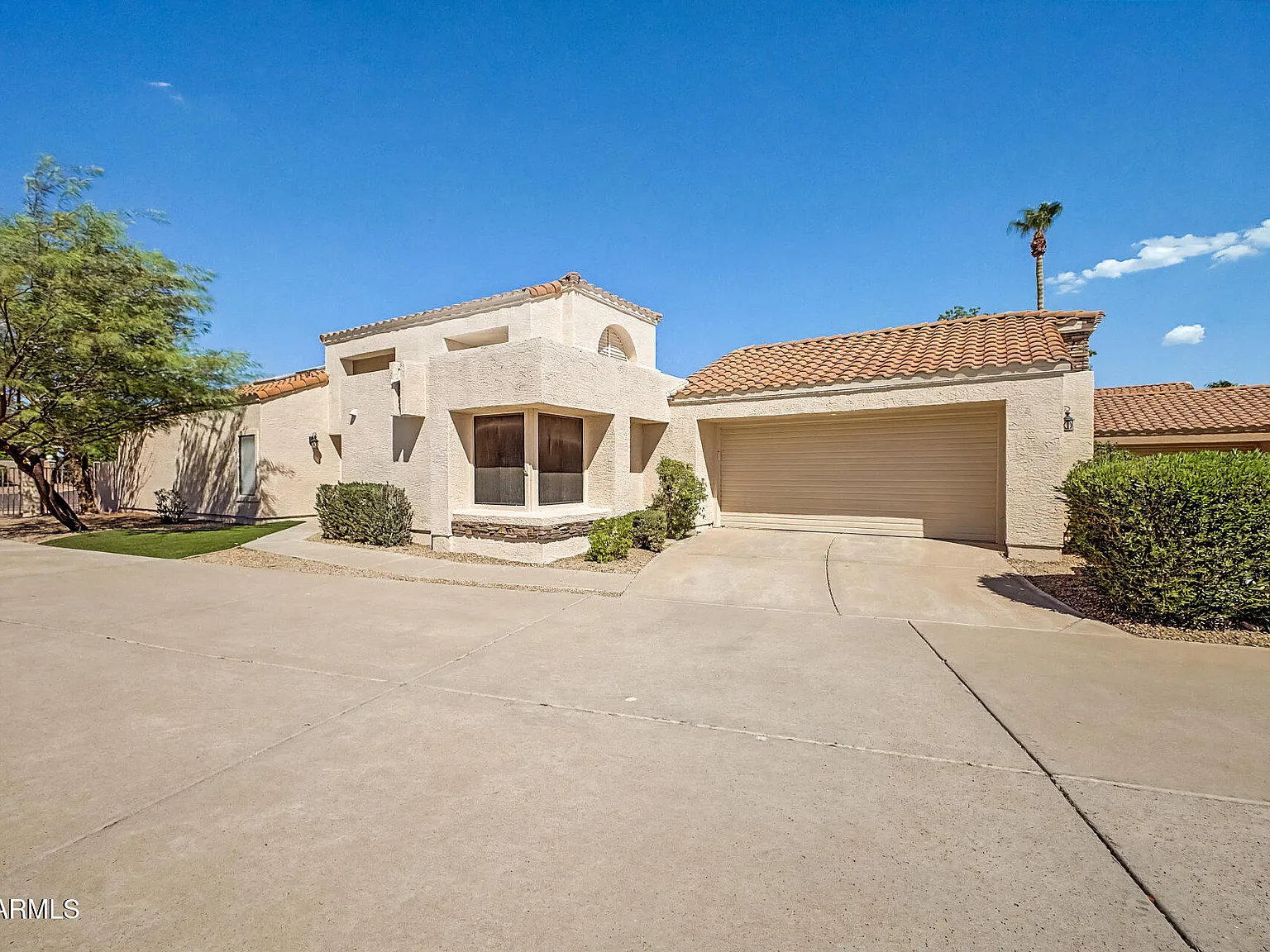 3 bed, 2.0 bath, 1802 sqft, $2,200 — Photo 3