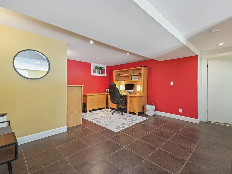 5530 SW Logan Ct — Photo 25