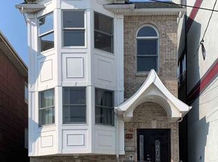 330 Warren St #2F, Harrison, NJ 07029