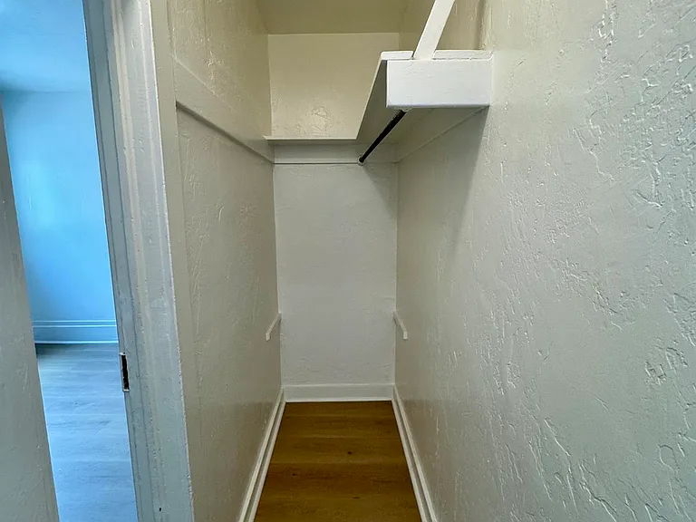 234 Castillo St #D — Photo 5