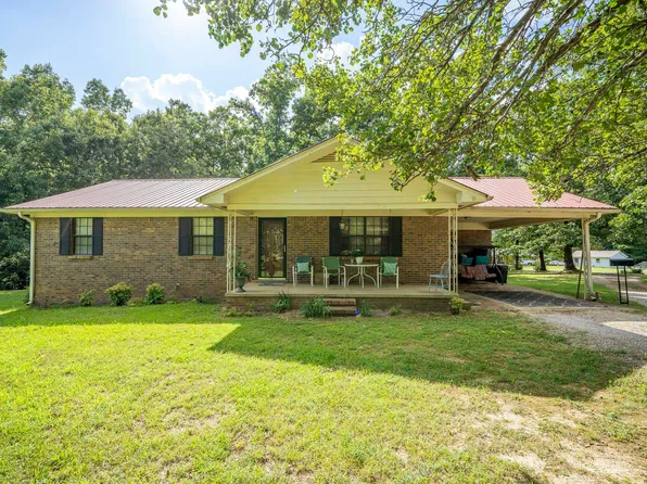 1172 Brooks Rd, Selmer, TN 38375