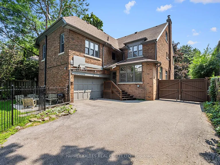 14 Dewbourne Ave — Photo 33