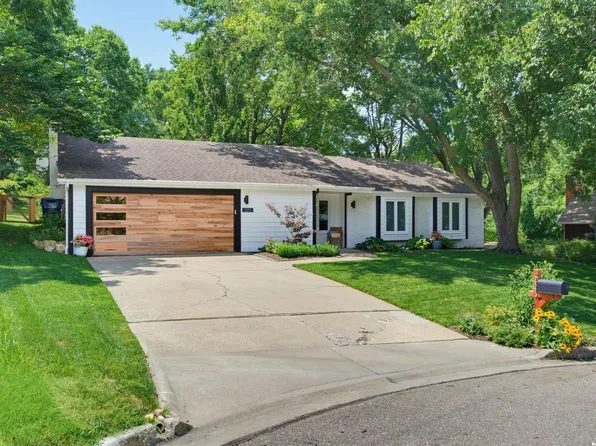 225 Arizona Pl, Lawrence, KS 66049