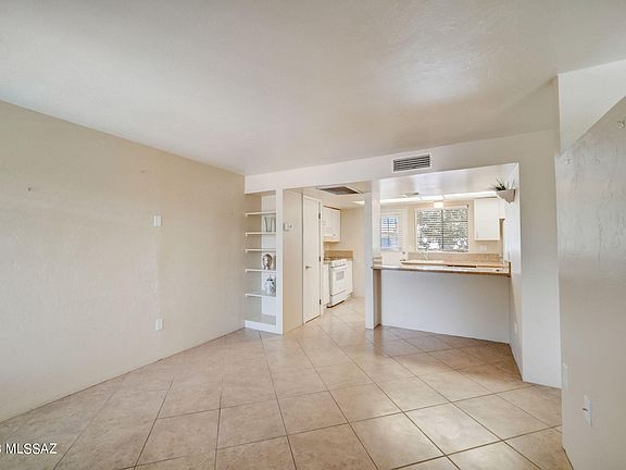 5th image of 385 S La Canada Dr Unit C
