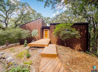 29 N Ranch Oak Pl, Sioux Falls, SD 57110